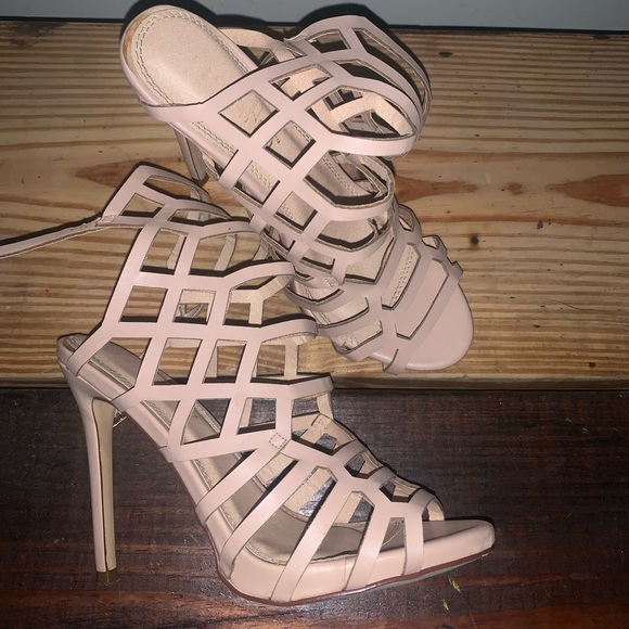 High heels - Picture 1 of 4